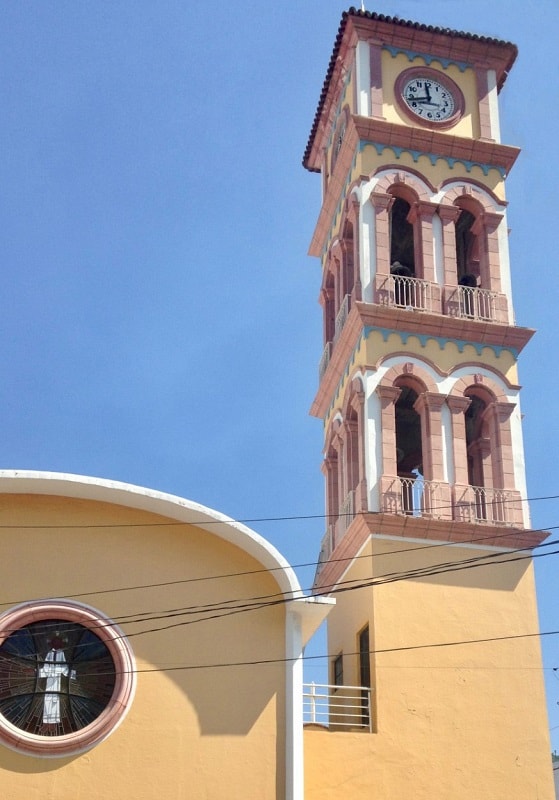 Iglesia de la Santa Cruz, decorated in cotton candy pastels